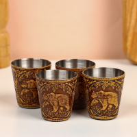 Набор стопок &laquo;Медведь&raquo;, 4 шт, в футляре, 4,5&times;4,5&times;9 см, береста