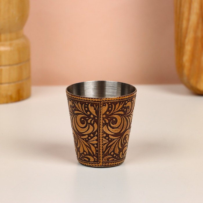 Набор стопок &laquo;Медведь&raquo;, 4 шт, в футляре, 4,5&times;4,5&times;9 см, береста