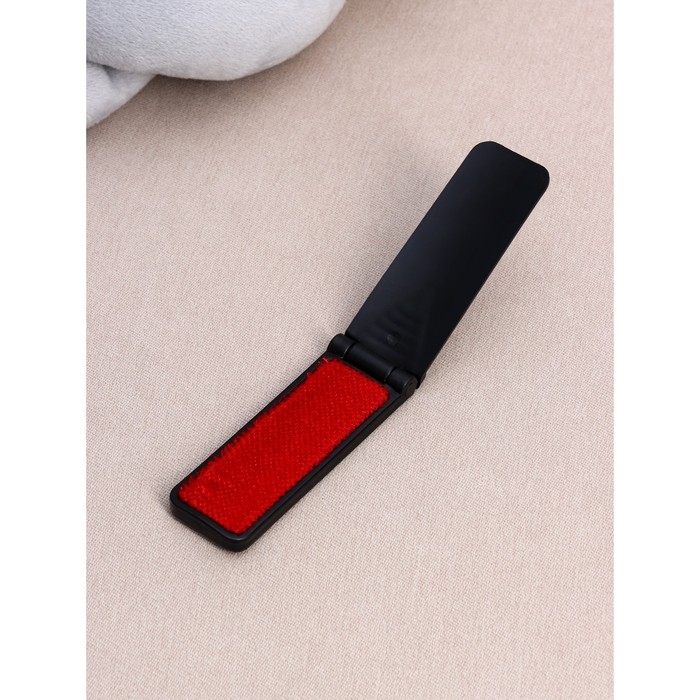 Щётка для одежды складная, 0,6&times;3,5&times;9,5 см, цвет чёрный