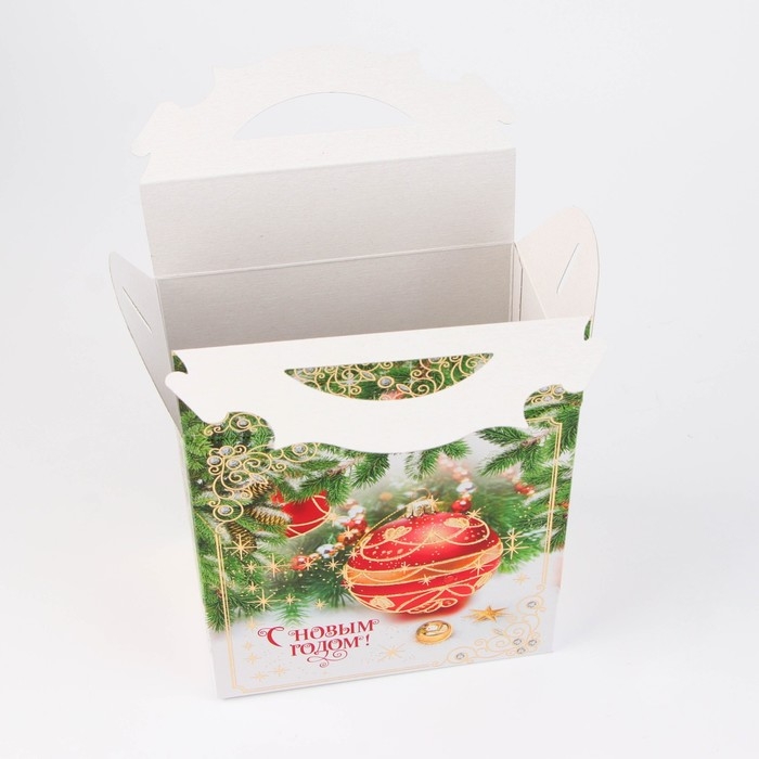 Новый год. Коробка подарочная новогодняя Ларец "Елочные игрушки" 18,2 х 11,5 х 26 см.
