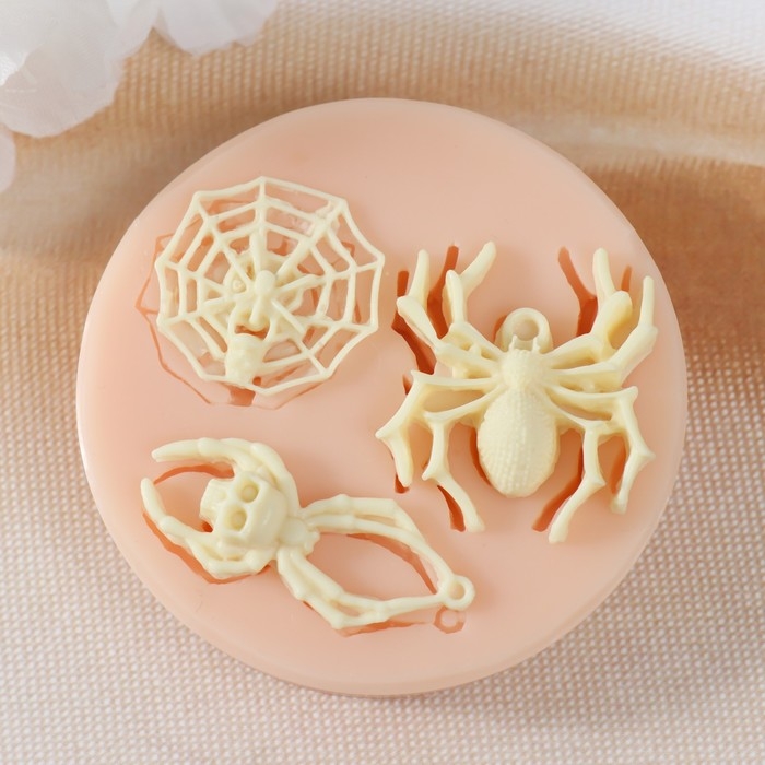 Молд силикон Молд силикон "Пауки" 3,7х1,4х0,6 2,4х2,4х0,3 3,2х2,6х0,6 см