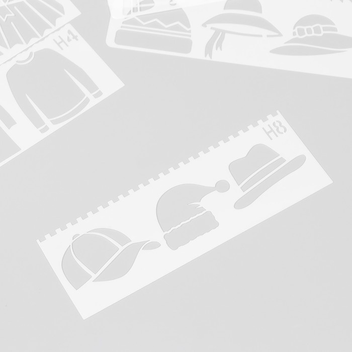 Трафарет с фигурным краем Трафарет с фигурным краем "Гардероб" набор 8 шт 17х6 см