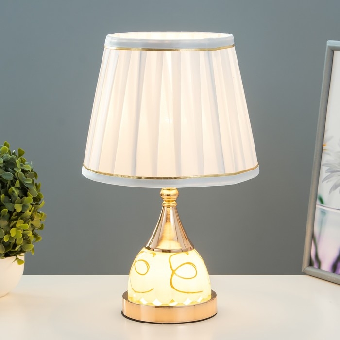 Лампа настольная с подсветкой 58087/1 1х40Вт Е27 золото 20х20х36 см RISALUX