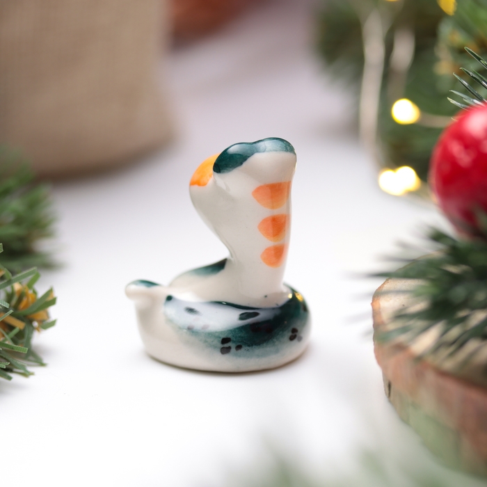 Новый год. Сувенир символ года 2025 Новый год. Сувенир символ года 2025 "Змея Кнопка", гжель, цвет, 4 см