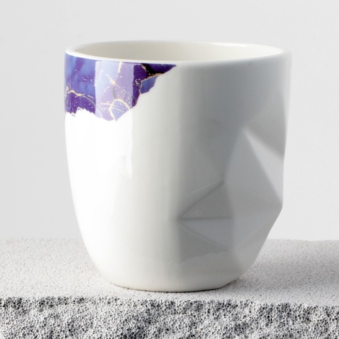 Кружка керамическая &laquo;Мрамор&raquo;, бело-синяя, 350 мл, цвет белый