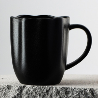 Кружка керамическая неровный край &laquo;Чёрная&raquo;, 350 мл, цвет чёрный