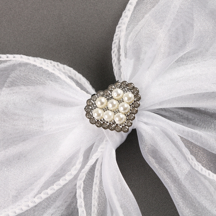 Карнавальный зажим «Бантик» с декором-сердцем Карнавальный зажим «Бантик» с декором-сердцем