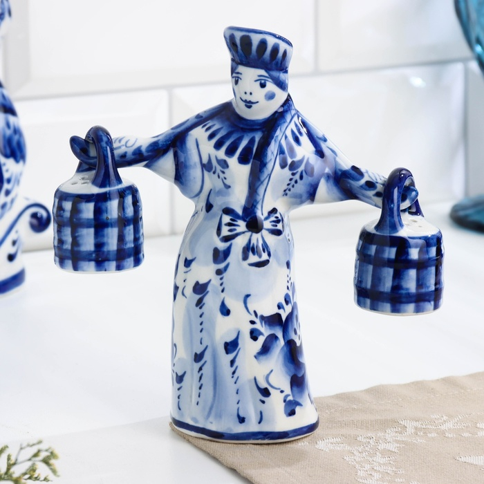 Набор для специй &laquo;Дама с коромыслом&raquo;, 5&times;13&times;20 см, гжель