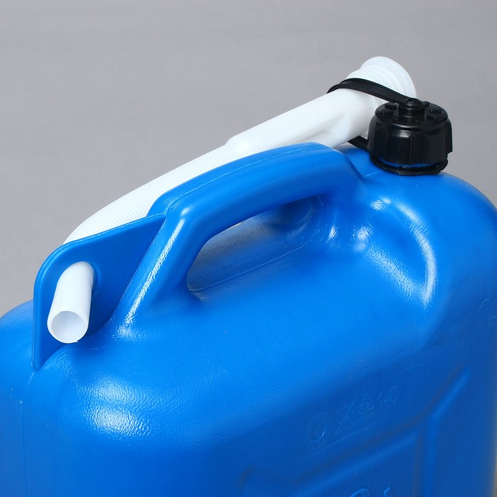 Канистра ГСМ «Звезда», 10 л, с заливным устройством, крышка МИКС Канистра ГСМ «Звезда», 10 л, с заливным устройством, крышка МИКС