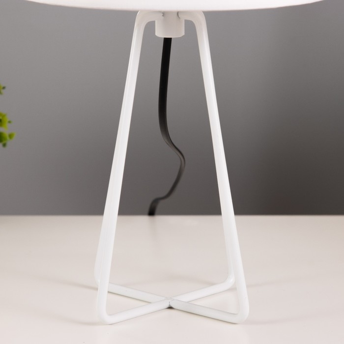 Настольная лампа "Барре" E27 40Вт белый 20,5х20,5х38 см RISALUX