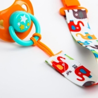 Держатель для соски - пустышки &laquo;Слоники&raquo;, на ленте, 28 см.