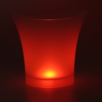 Ведёрко для льда с подсветкой Доляна, 4,7 л, 24,5×23×23 см, на батарейках Ведёрко для льда с подсветкой Доляна, 4,7 л, 24,5×23×23 см, на батарейках