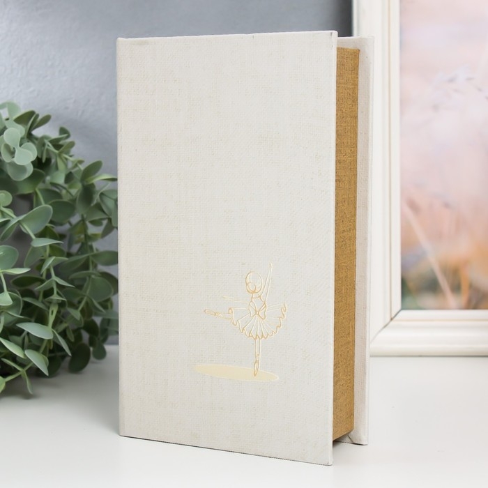 Сейф-книга дерево кожзам Сейф-книга дерево кожзам "Маленькая балерина" 21х13х5 см