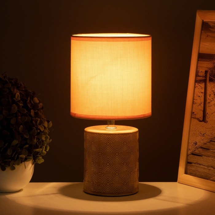 Лампа настольная Лампа настольная "Кито" 1х40Вт Е14 горчичный 13х13х25см