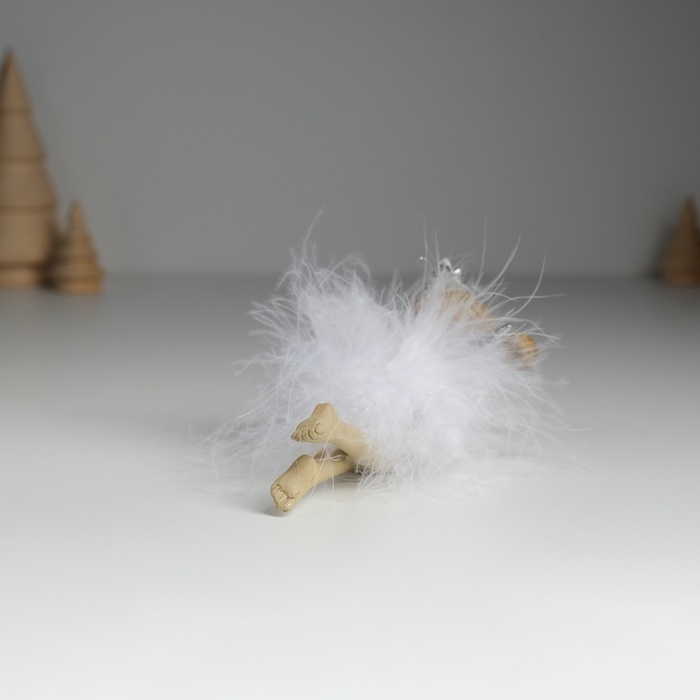 Сувенир полистоун "Ангелочек в белом платье с меховой юбочкой" лежит 14х4х6 см