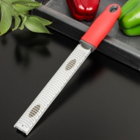 Тёрка для сыра мелкая Доляна &laquo;Савон&raquo;, 32 см, с ручкой, цвет чёрный