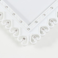 Фоторамка пластик 20х25 см "Рама из сердечек" белая Фоторамка пластик 20х25 см "Рама из сердечек" белая