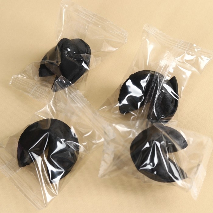 Печенье с предсказанием &laquo;Предсказание&raquo; в коробке под картошку фри, 24 г (4 шт. х 6 г). (18+)