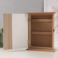 Ключница дерево 6 крючков "Отпечаток листьев. Ключи и сердце" зелень 6,5х20х26,5 см