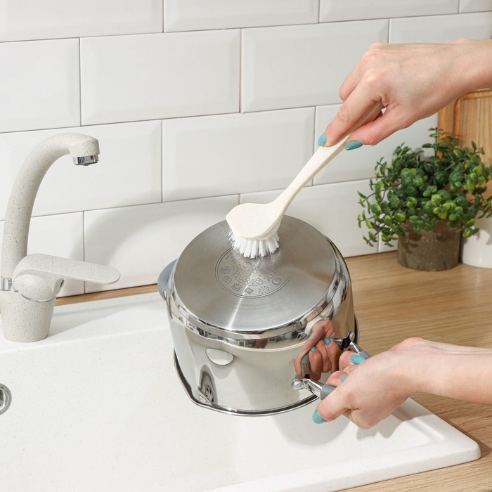 Щётка для посуды с прямой ручкой Malta, 5&times;5&times;23 см, цвет бежевый