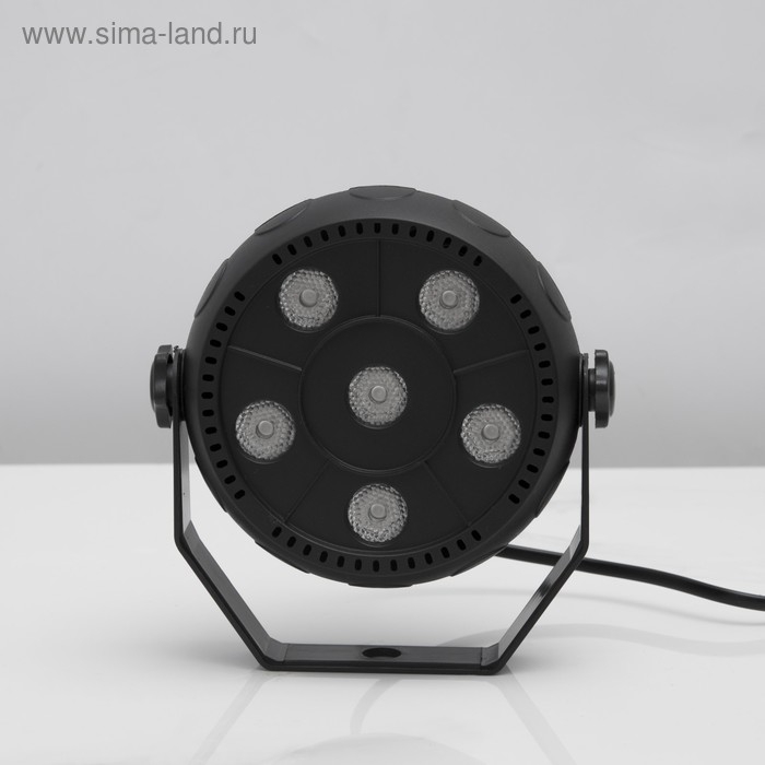 Прожектор PAR для сцены 6 × 1.5 Вт, свечение RGB, 220 В Прожектор PAR для сцены 6 × 1.5 Вт, свечение RGB, 220 В