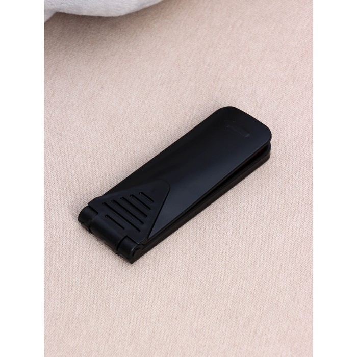 Щётка для одежды складная, 0,6&times;3,5&times;9,5 см, цвет чёрный