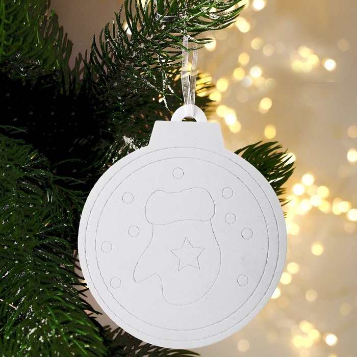 Ёлочное украшение под раскраску &laquo;Варежка&raquo; 4 шт, кисть