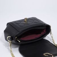 Сумка-мессенджер на клапане, цвет чёрный