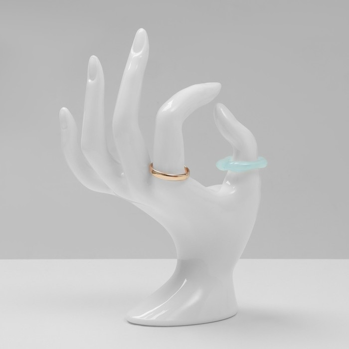 Подставка для украшений &laquo;Рука&raquo; 8,5&times;7&times;16 см, цвет белый