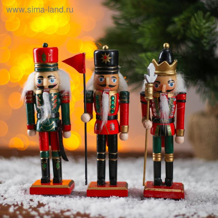 Новогодний сувенир «Щелкунчики» 3,5х4,5х15 см, МИКС Новогодний сувенир «Щелкунчики» 3,5х4,5х15 см, МИКС