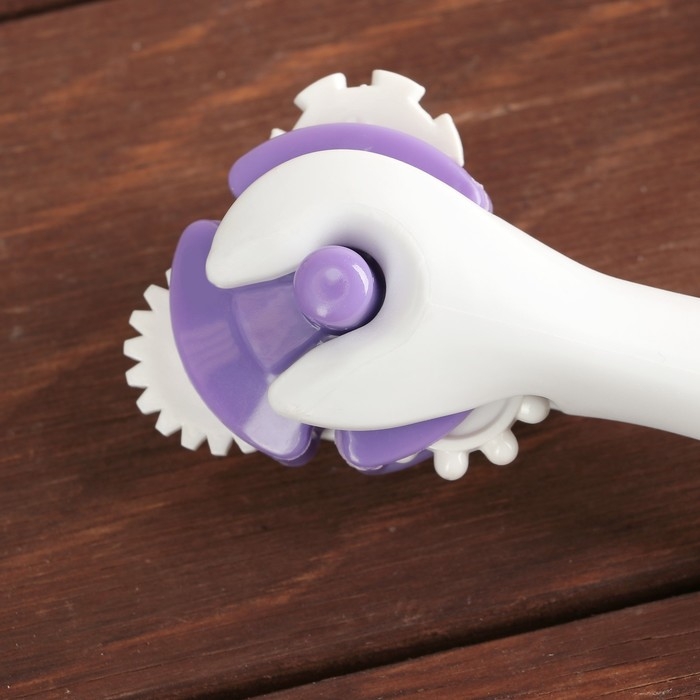 Валик для нарезки теста Доляна &laquo;Помощник&raquo;, насадка 1 шт, 16,5&times;5,5&times;2,5 см, цвет МИКС