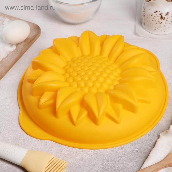 Форма для выпечки Доляна «Подсолнух», силикон, 29×6 см, с ручками, цвет МИКС Форма для выпечки Доляна «Подсолнух», силикон, 29×6 см, с ручками, цвет МИКС