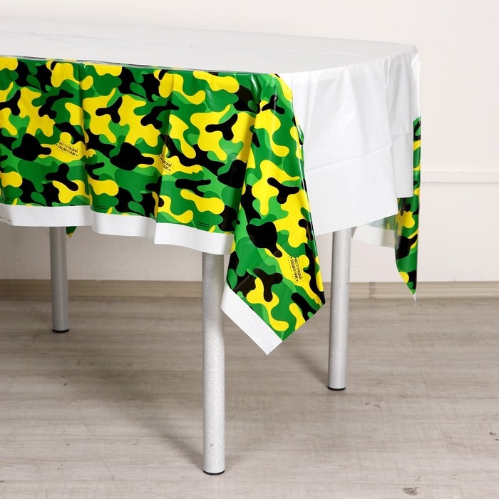 Скатерть одноразовая &laquo;Настоящий защитник&raquo;, 180 х 137см