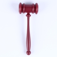 Карнавальный аксессуар «Молоток судьи» Карнавальный аксессуар «Молоток судьи»