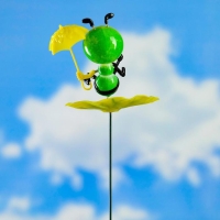 Штекер "Букашка с зонтиком" 9х13см, длина 60см Штекер "Букашка с зонтиком" 9х13см, длина 60см