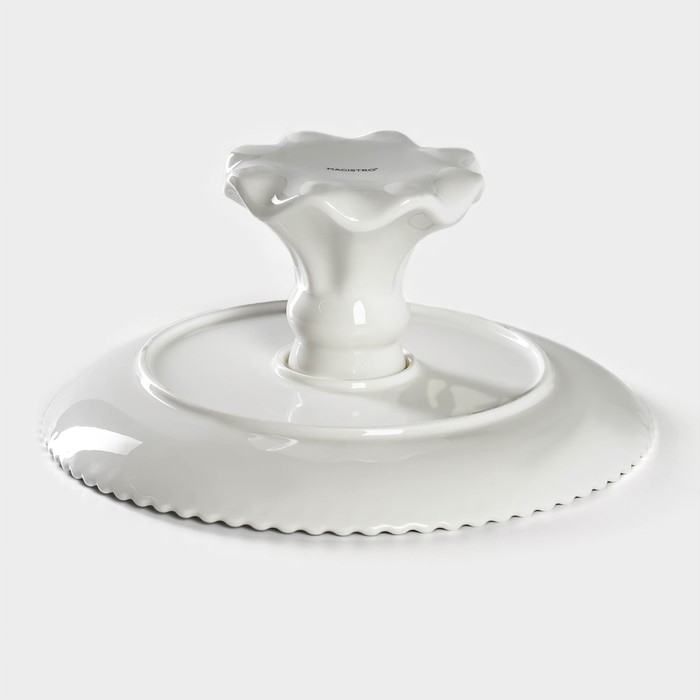 Подставка для тортов и десертов фарфоровая Magistro &laquo;Лакомка&raquo;, d=30 см