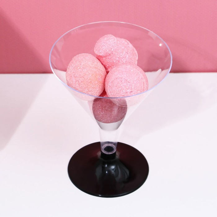 Новогодний подарочный набор косметики &laquo;Мечтай&raquo;, гель для душа фо флаконе мартини 250 мл и бомбочки для ванны 4 х 20 г, Новый Год