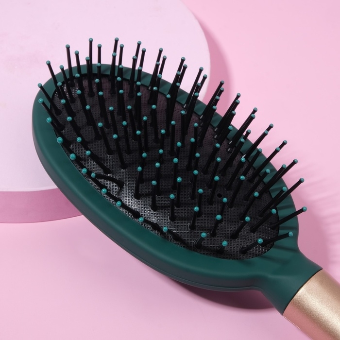 Расчёска массажная, прорезиненная ручка, 7 × 25 см, цвет зелёный/золотистый Расчёска массажная, прорезиненная ручка, 7 × 25 см, цвет зелёный/золотистый