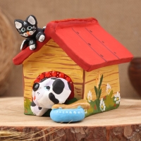 Ковровская игрушка-копилка "Собака в конуре, лето", керамика Ковровская игрушка-копилка "Собака в конуре, лето", керамика