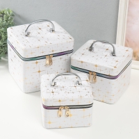 Шкатулка кожзам с зеркалом "Вспышка на белом" н-р 3 шт 16,5х16,5х14 15х15х10,5 19х19х19 см Шкатулка кожзам с зеркалом "Вспышка на белом" н-р 3 шт 16,5х16,5х14 15х15х10,5 19х19х19 см
