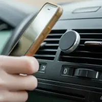 Магнитный держатель для смартфонов Cinch Магнитный держатель для смартфонов Cinch