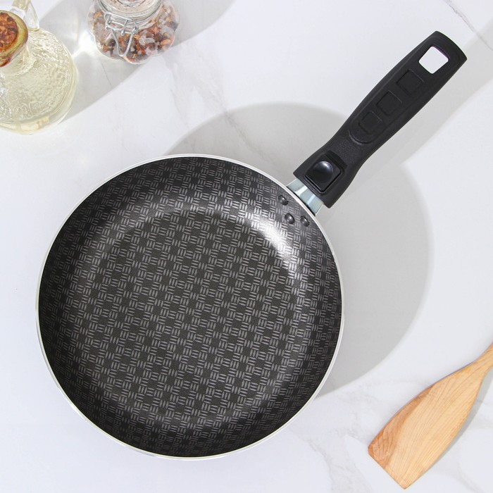 Сковорода &laquo;Хозяюшка&raquo;, d=20 см, съёмная ручка, стеклянная крышка, антипригарное покрытие, цвет бордовый