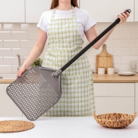 Лопатка перфорированная Priority, 115×35 см, с разборной ручкой, цвет коричневый Лопатка перфорированная Priority, 115×35 см, с разборной ручкой, цвет коричневый