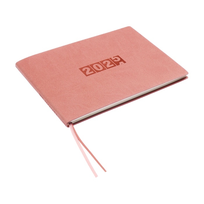 Еженедельник датированный 2025 года, 181х127 мм, 64 листа ESCALADA, мягкая обложка из искусственной кожи, блинтовое тиснение, кремовый блок 70 г/м&sup2;, розовый