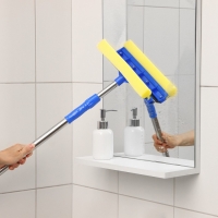 Окномойка с телескопической стальной ручкой и сгоном Доляна, 25&times;7&times;77(108) см, поролон