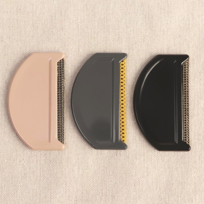 Щётка для удаления катышков, 7,5 × 4,5 × 0,5 см, цвет МИКС Щётка для удаления катышков, 7,5 × 4,5 × 0,5 см, цвет МИКС