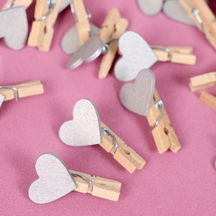 Набор декоративных прищепок «Сердечки», серебряного цвета, набор 50 шт. Набор декоративных прищепок «Сердечки», серебряного цвета, набор 50 шт.
