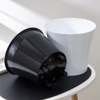 Кашпо для цветов со вставкой &laquo;Арте&raquo;, 5 л, цвет бело-чёрный