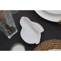 Блюдо Доляна &laquo;Зайка в золотом&raquo;, 15,5&times;11&times;2,5 см, цвет белый