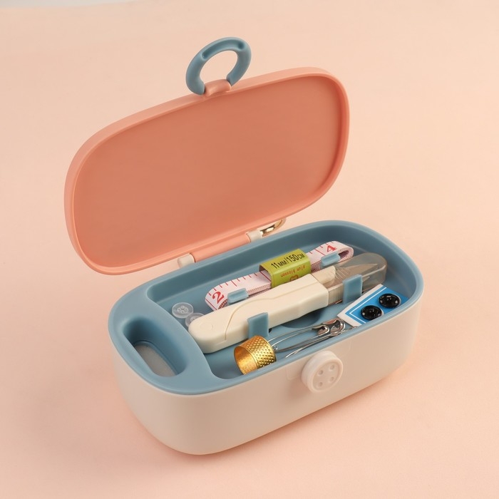 Швейный набор Premium, 43 предмета, в двухъярусном боксе, 15,5 &times; 6 см, цвет МИКС